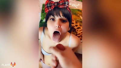 Gabadhii dugsiga sare waxay afkeeda ka heshay ardaydii ay isku fasalka ahaayeen