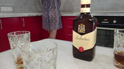 Galmada saaxiibkiis naag sakhraansan. Waxaan rajeynayaa inaanan uur qaadin.