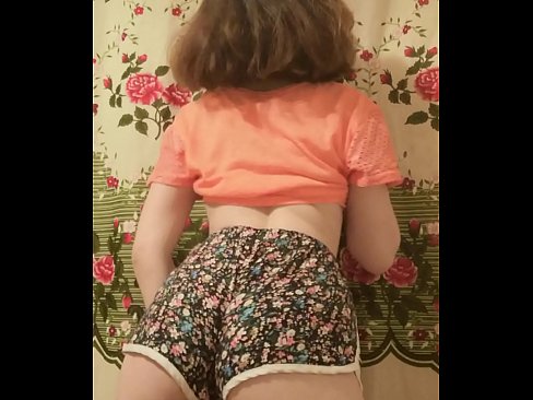 ❤️ Dhallaan yar oo sexy ah oo iska siibaysa surwaalka gaaban ee kamarada ️ Muqaal dabada %so.com-porn-mz.ru ❤