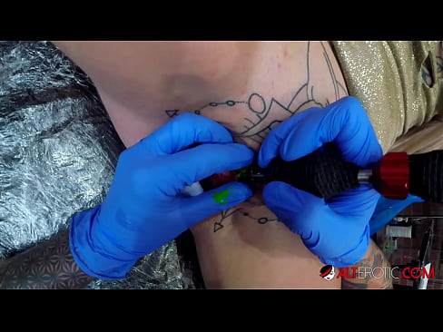 ❤️ Sully Savage oo aad u tattooed ayaa Kintirkeeda ku sawirtay tattoo ️ Muqaal dabada %so.com-porn-mz.ru ❤